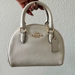 COACH Sydney Satchel Chalk